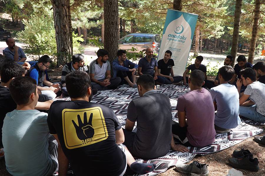 اتحاد طلاب الأناضول ينظم مخيما