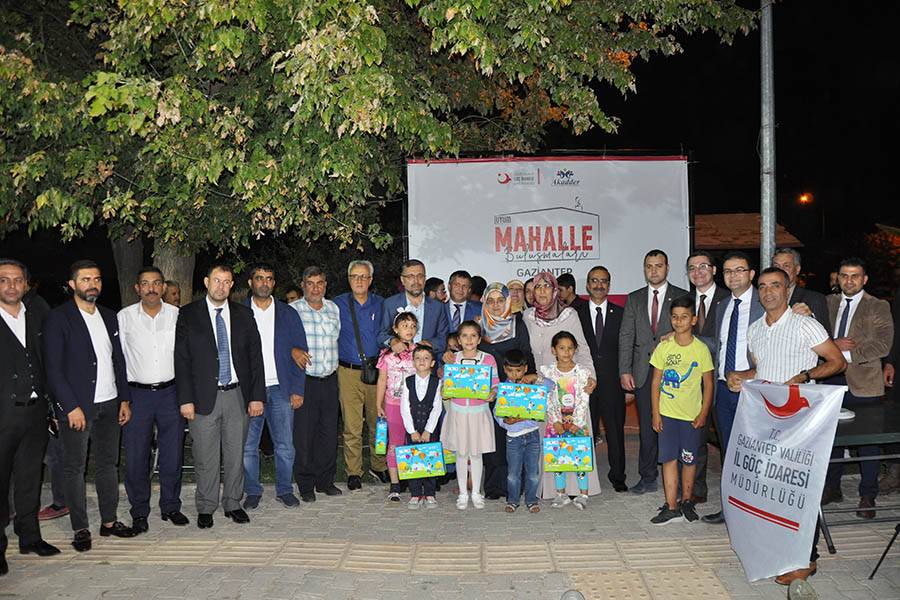عائلات سورية وتركية يلتقون في لقاءات الأحياء