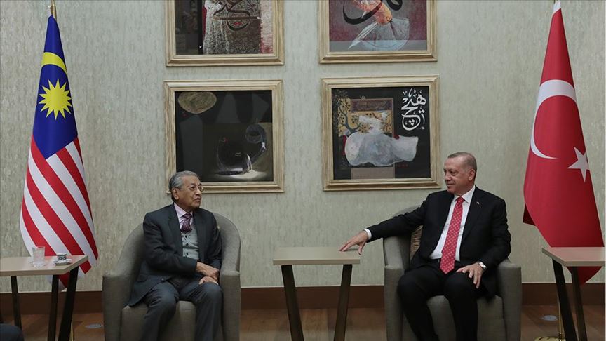 الرئيس أردوغان يلتقي مهاتير محمد رئيس وزراء ماليزيا بالعاصمة أنقرة