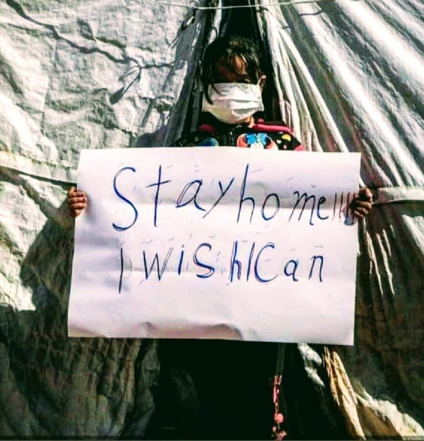 أطفال سوريون في المخيمات يقولون للعالم: ابقوا في بيوتكم..ليت لدينا بيوتاً لنبقى فيها